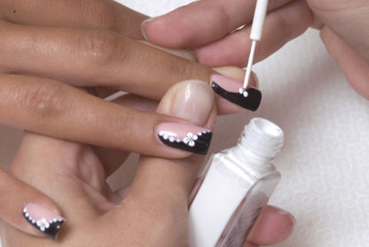 CORSO GRATIS NAILS ART