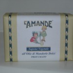l_lamande-sapone-vegetale-allolio-di-mandorle-dolci-200ml